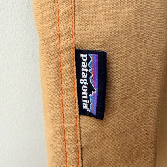 Patagonia Men’s Tan Short Sleeve Button Down Shirt | Lightweight Outdoor Casual - Picture 9 of 11